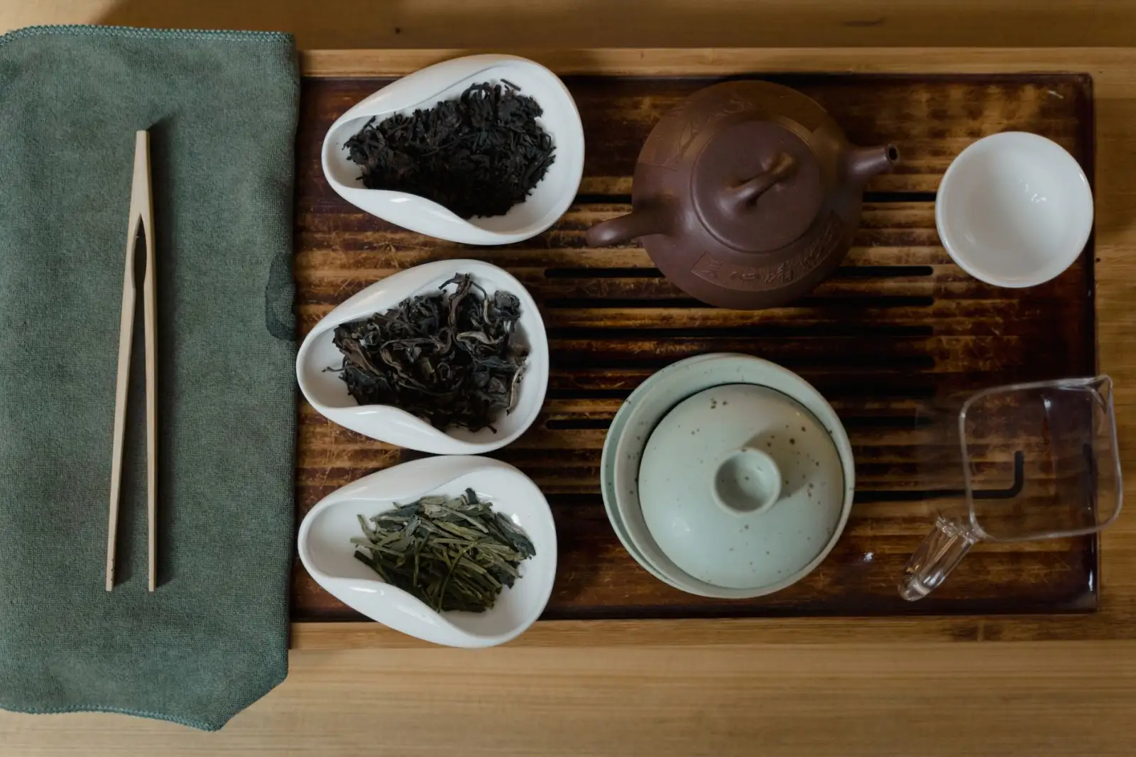 紫砂壶与盖碗冲泡对比:不同茶类的适配性及选购指南正文配图 1