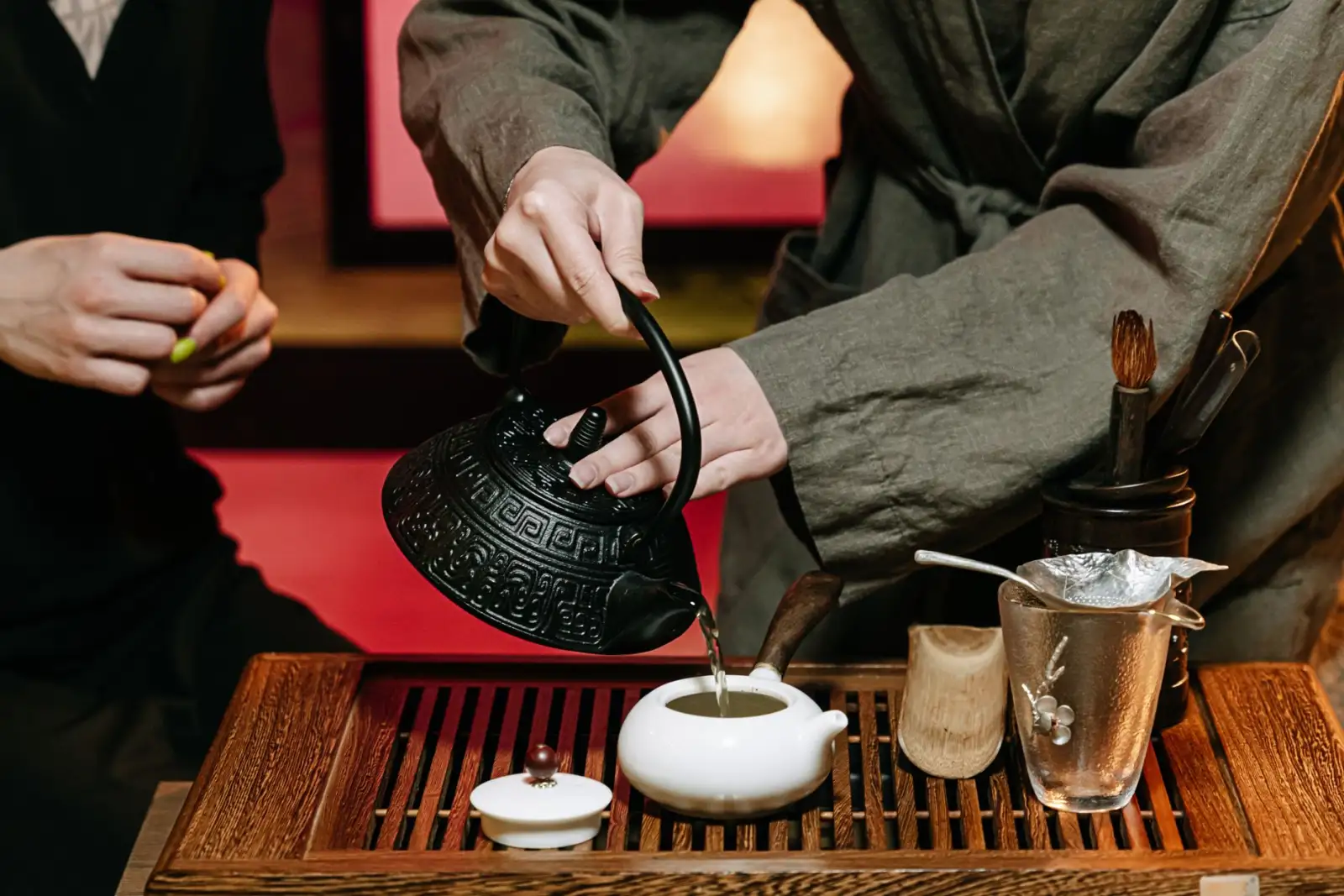 陶瓷茶具与紫砂壶选购指南:从泥料工艺到日常养壶的实用知识解析正文配图 1