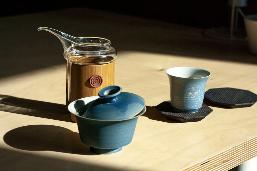 2025年杭州茶具行业新趋势:陶瓷茶具与玻璃茶具的市场定位分析正文配图 2